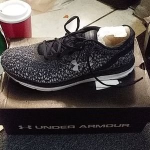 Men running shoes 30 cash only pick up